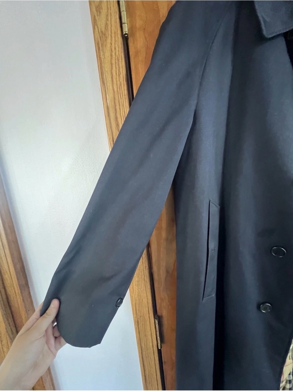 Vintage Burberry Men’s Trench Coat - Picture 8 of 11
